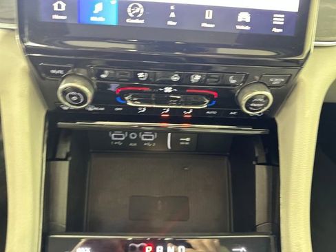 Used 2022 Jeep Grand Cherokee Overland w/ Advanced Protech Group III image 23