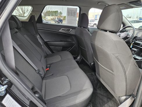Used 2024 Kia Sportage LX image 18