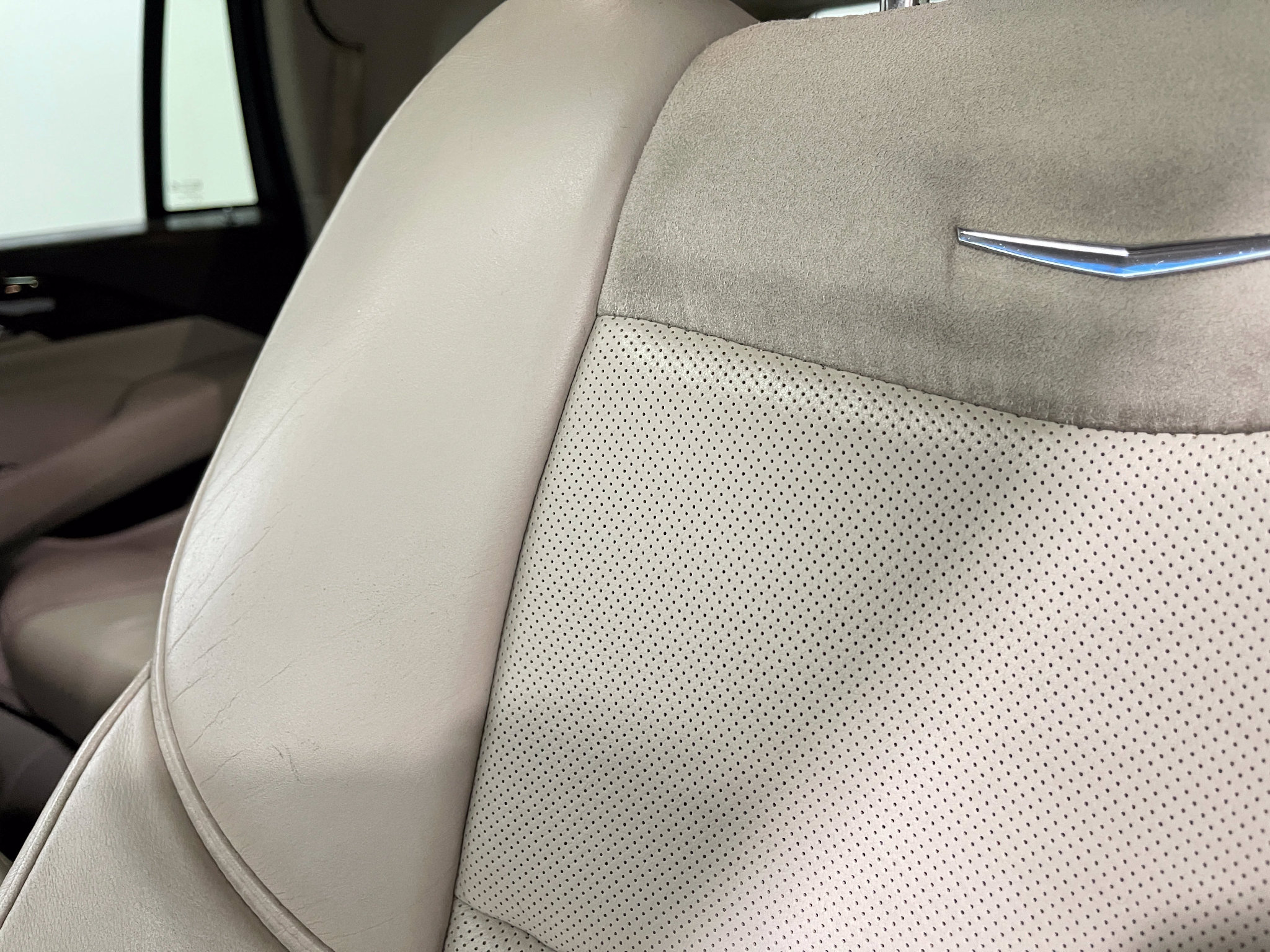 Used 2015 Cadillac Escalade Premium AWD/4WD image 18
