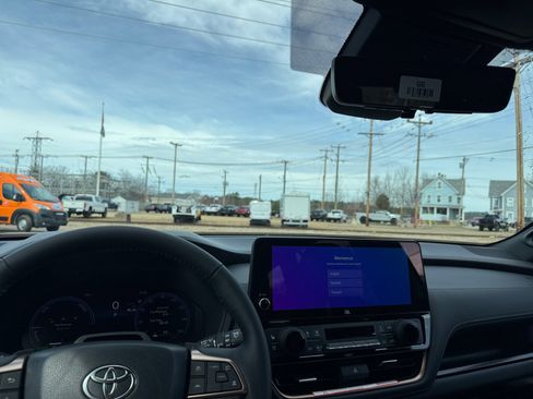 New 2026 Toyota Grand Highlander AWD Hybrid image 2