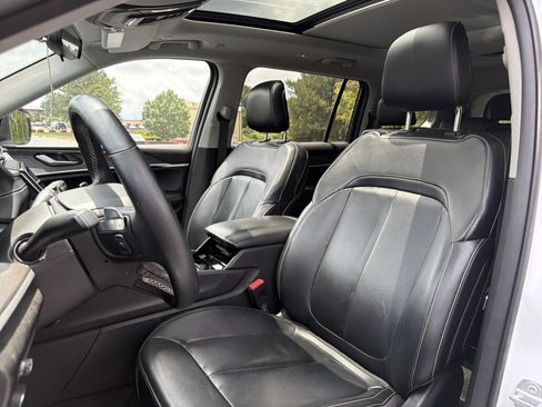 Used 2022 Jeep Grand Cherokee L Limited AWD/4WD image 7