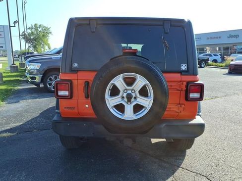 Used 2018 Jeep Wrangler Unlimited Sport S AWD/4WD image 6