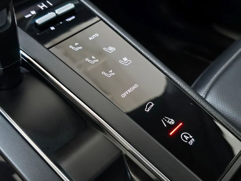 Used 2023 Porsche Macan S AWD/4WD image 17