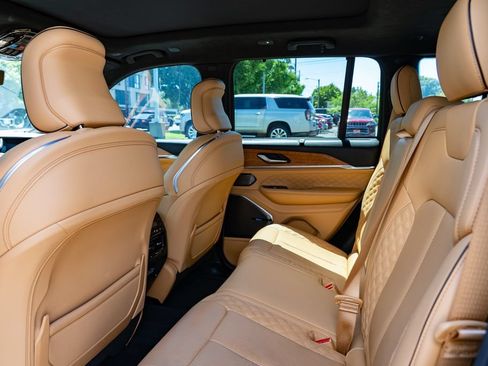 Used 2022 Jeep Grand Cherokee Summit AWD/4WD image 26