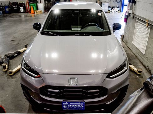 Used 2024 Honda HR-V Sport image 3