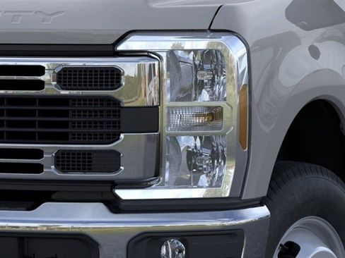 New 2026 Ford F350 XLT w/ 360-Degree Camera Package AWD/4WD image 62