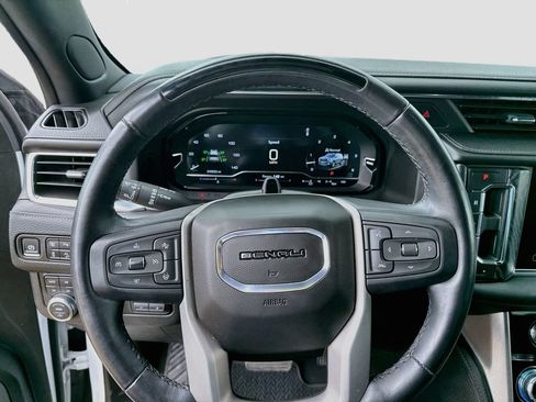 Used 2024 GMC Yukon Denali w/ Denali Reserve Package AWD/4WD image 15
