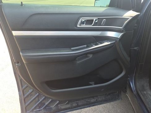 Used 2016 Ford Explorer XLT AWD/4WD image 24
