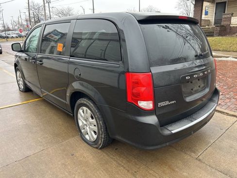 Used 2018 Dodge Grand Caravan SE w/ UConnect Hands-Free Group image 6
