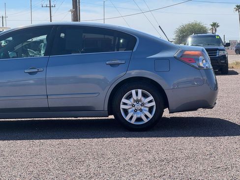Used 2010 Nissan Altima 2.5 S FWD image 8