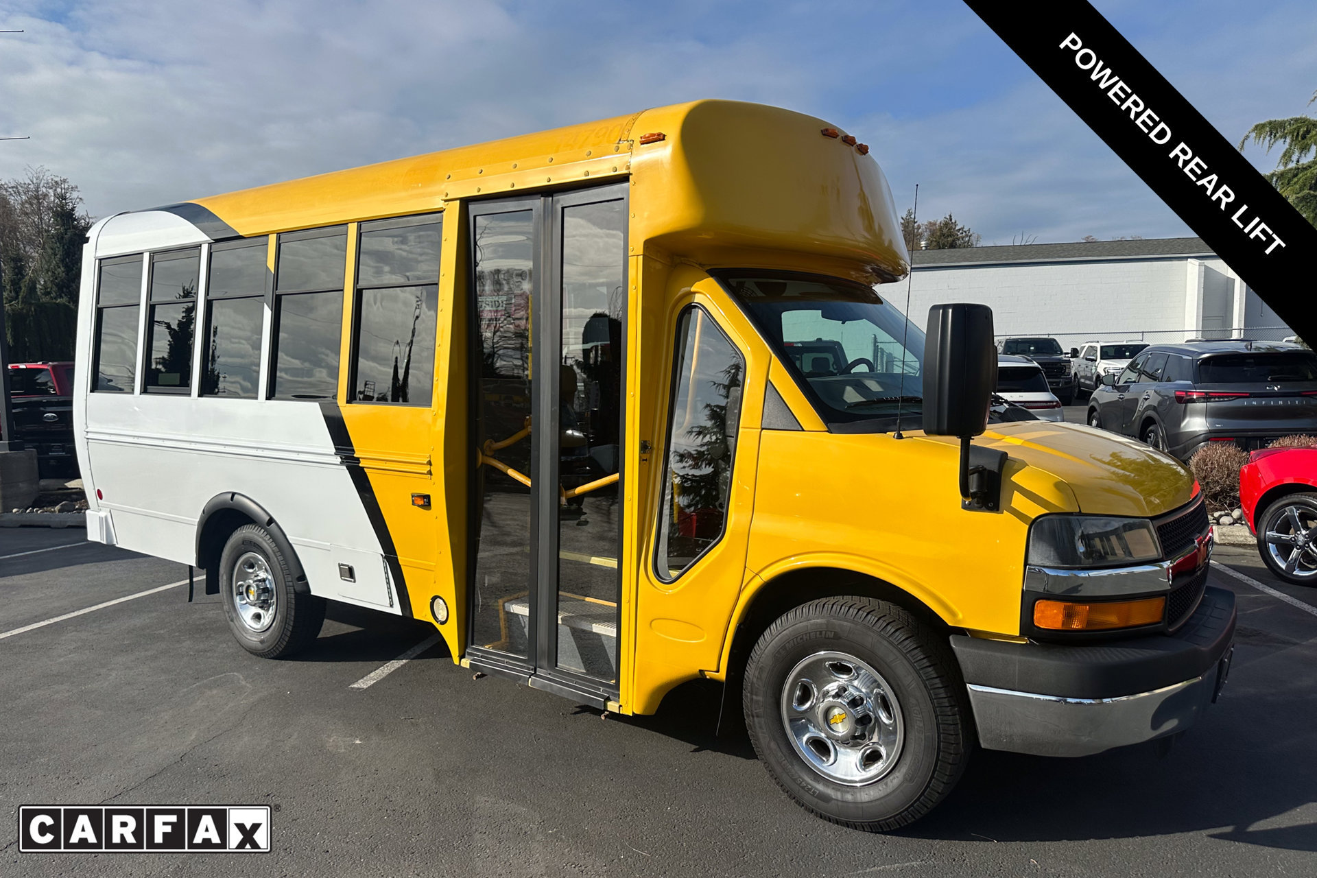 Used 2014 Chevrolet Express 3500 RWD image 1