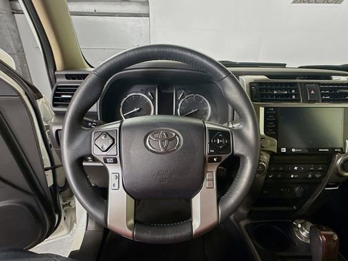 Used 2022 Toyota 4Runner Limited AWD/4WD image 9