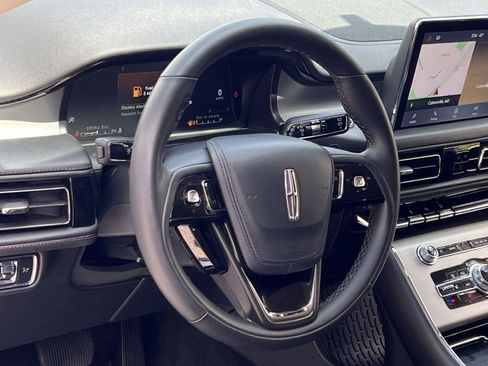 Used 2022 Lincoln Aviator AWD w/ Premium Package image 21