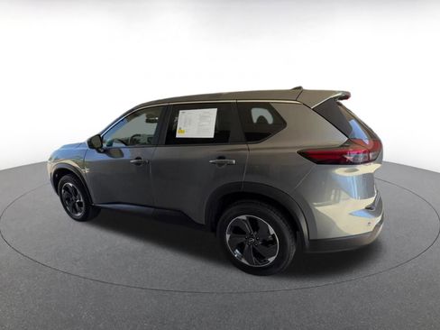 Used 2025 Nissan Rogue SV FWD image 10