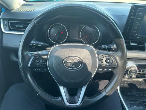 Used 2021 Toyota RAV4 XLE Premium AWD/4WD image 19