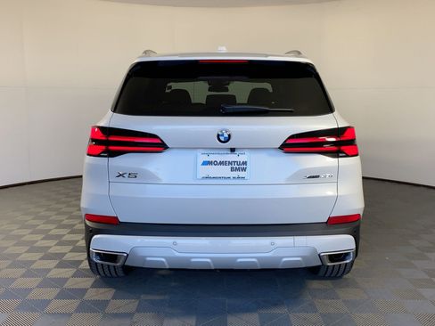 New 2026 BMW X5 xDrive40i w/ Climate Comfort Package image 8