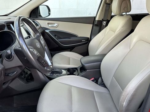 Used 2017 Hyundai Santa Fe Limited image 9