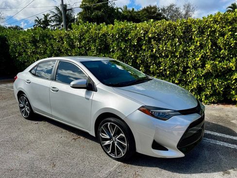 Used 2018 Toyota Corolla LE image 1