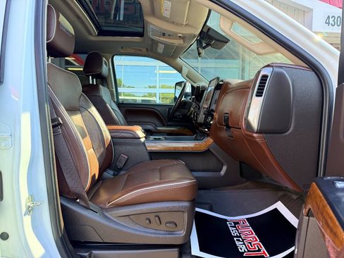 Used 2017 Chevrolet Silverado 2500 High Country w/ Duramax Plus Package AWD/4WD image 40