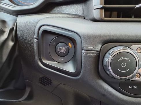 Used 2025 Jeep Wrangler Unlimited Sahara AWD/4WD image 28