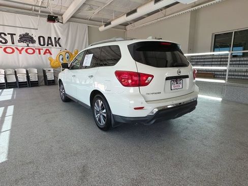 Used 2019 Nissan Pathfinder S FWD image 9