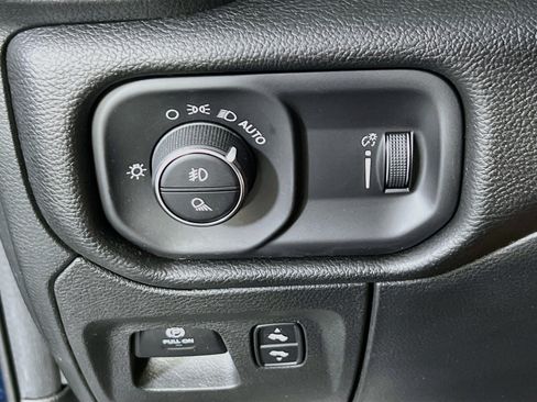 Used 2022 RAM 1500 Big Horn AWD/4WD image 10