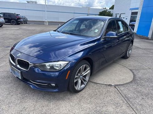 Used 2017 BMW 330i Sedan RWD image 4