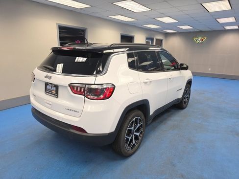 Used 2025 Jeep Compass Limited AWD/4WD image 3