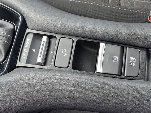 Used 2023 Honda HR-V LX image 26