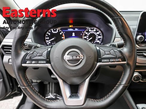 Used 2025 Nissan Altima 2.5 SR FWD image 10