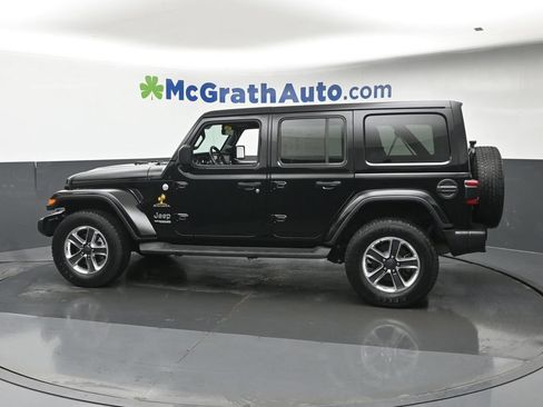 Used 2022 Jeep Wrangler Unlimited Sahara w/ LED Lighting Group AWD/4WD image 23