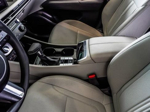 Certified 2025 Hyundai Tucson SEL FWD image 19