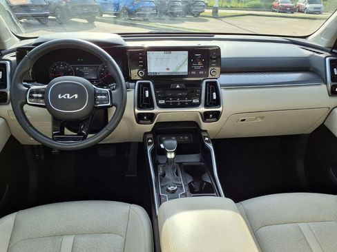 Used 2023 Kia Sorento S w/ Panoramic Sunroof Package FWD image 9