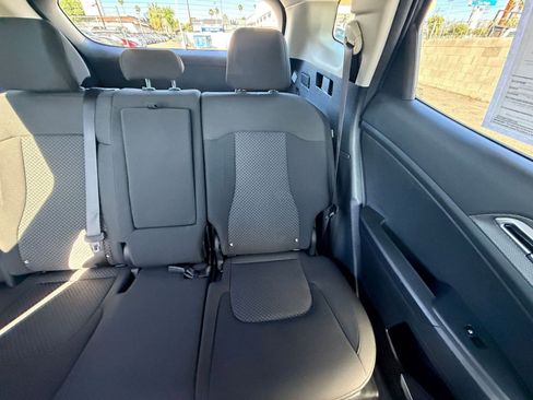 Used 2025 Kia Sportage LX image 36