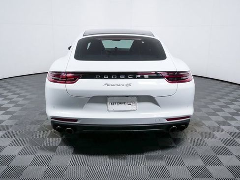 Used 2017 Porsche Panamera 4S image 32