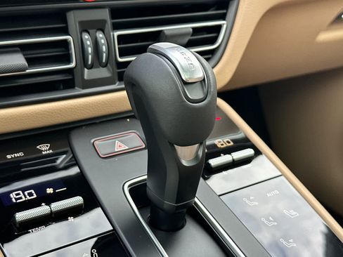 New 2026 Porsche Macan image 24