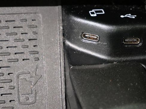 Used 2022 Mercedes-Benz GLS 450 4MATIC image 25