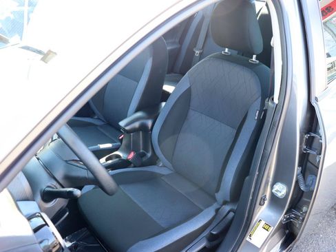Used 2025 Nissan Versa SV FWD image 11