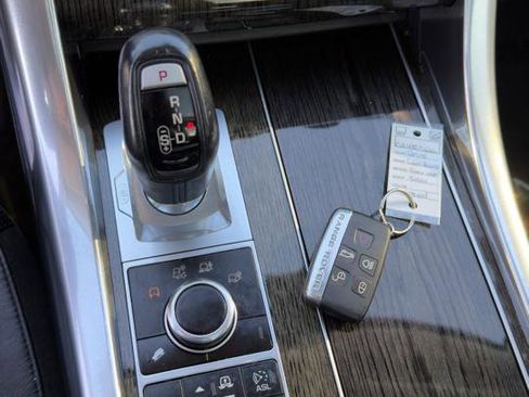 Used 2015 Land Rover Range Rover Sport HSE image 25