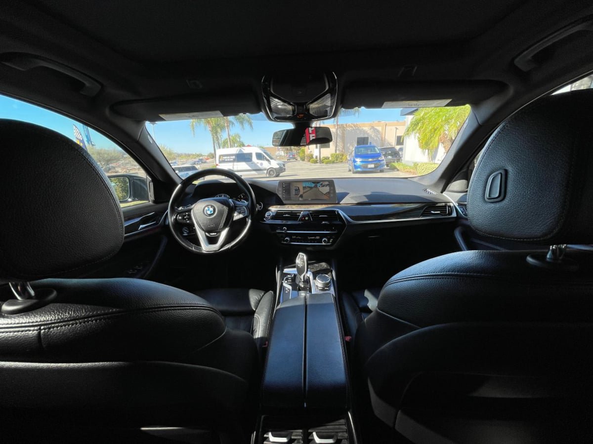 Used 2018 BMW 540i w/ Premium Package RWD image 12