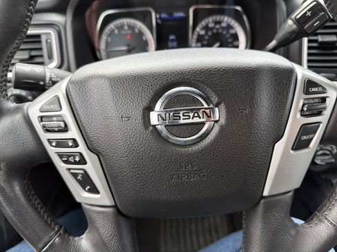 Used 2019 Nissan Titan SL w/ Midnight Edition image 13