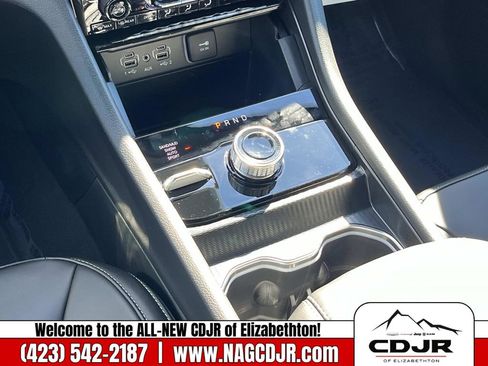 New 2025 Jeep Grand Cherokee Limited w/ Black Appearance Package image 14