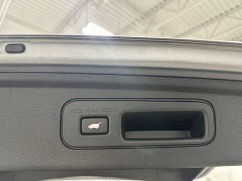 Used 2023 Honda Odyssey Touring image 17