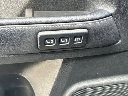 Used 2022 Toyota 4Runner Limited AWD/4WD image 17