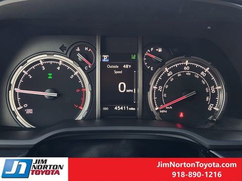 Used 2024 Toyota 4Runner TRD Off-Road Premium image 17