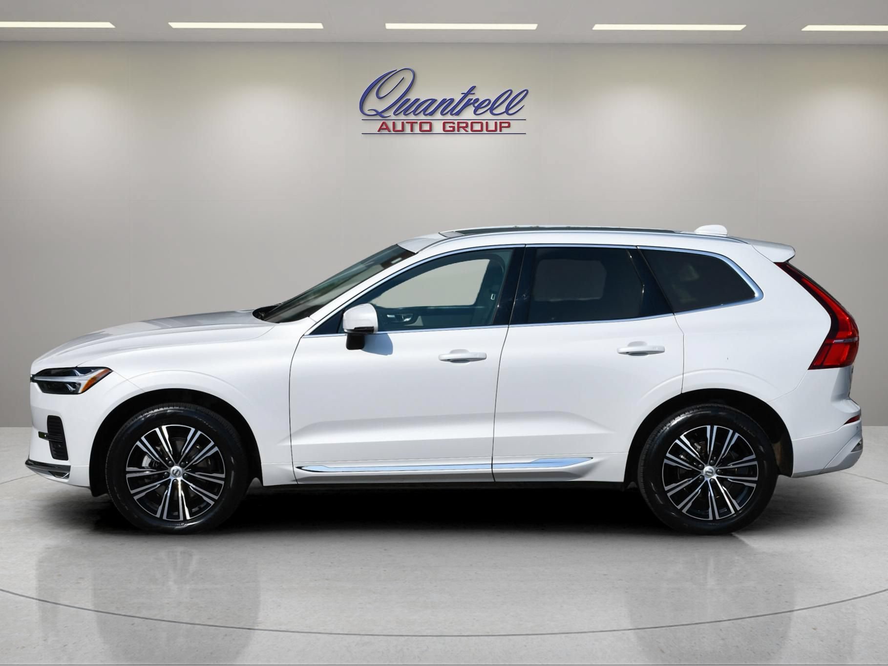 Used 2022 Volvo XC60 B5 Inscription w/ Protection Package FWD image 7