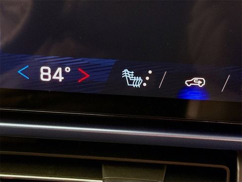 New 2026 Chevrolet Equinox EV LT image 15