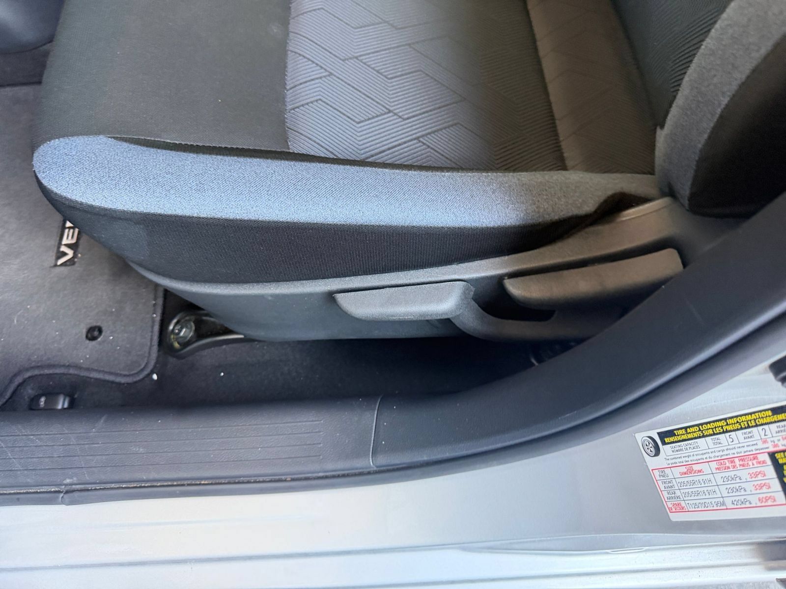 Used 2025 Nissan Versa SV FWD image 21