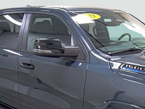 Used 2025 RAM 1500 Big Horn AWD/4WD image 15