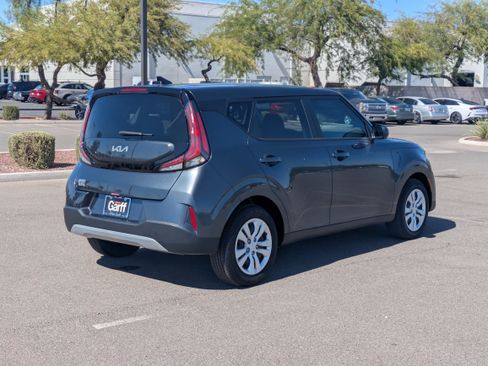 Certified 2025 Kia Soul LX FWD image 5